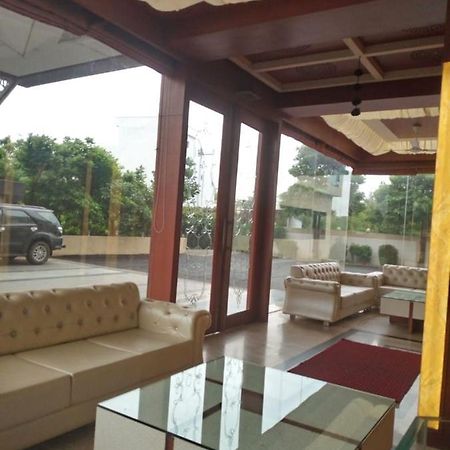 Mnr Resort Piparia Экстерьер фото
