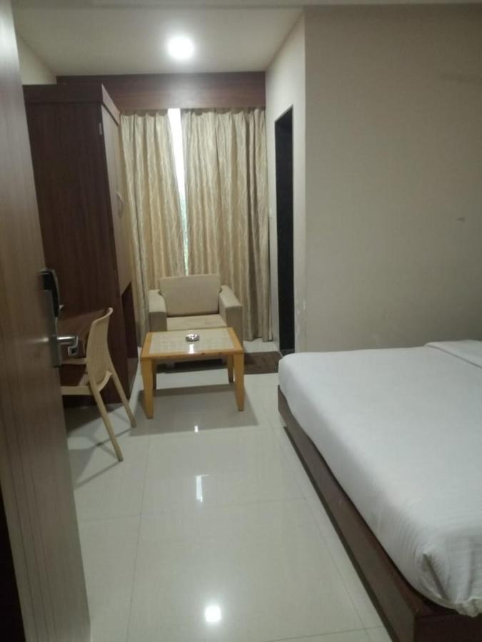 Mnr Resort Piparia Экстерьер фото