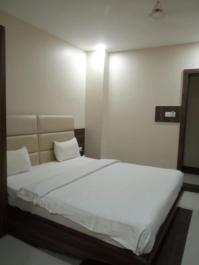 Mnr Resort Piparia Экстерьер фото