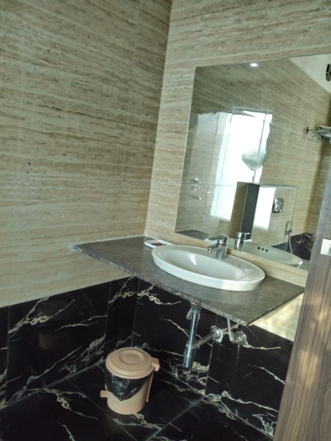 Mnr Resort Piparia Экстерьер фото